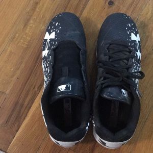 Baseball cleats